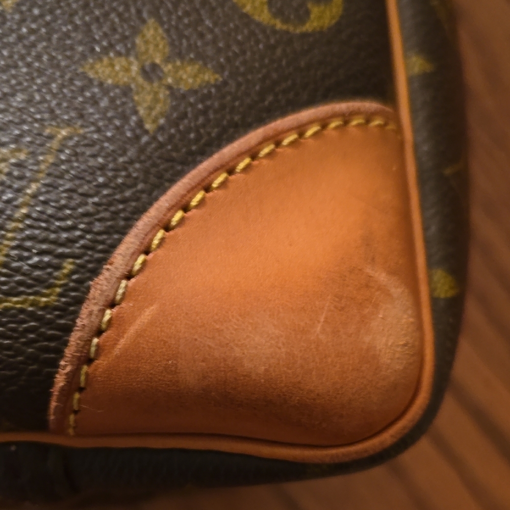 Louis Vuitton Classic Monogram Travel Bag EUC CLEAN IN SIDE Resonable Offers !!! - Picture 4 of 14